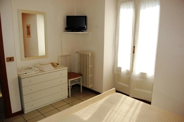 Albergo Del Cacciatore Cremeno Room photo
