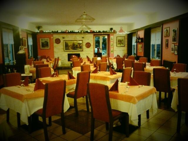 Albergo Del Cacciatore Cremeno Exterior photo